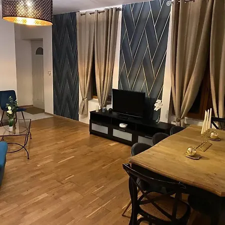 Charmante Maison A Avec Terrasse Et Jardin Cloture * Troyes